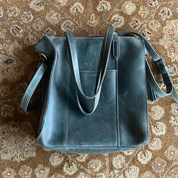 PORTLAND LEATHER CO | Large Lola Zipper Crossbody Tote - Aqua - Picture 4 of 9